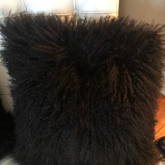 Mongolian Lamb Pillow with zip closure. - Picture 5 of 5